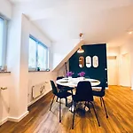 Luxembourg Living Stylish 2Br And Free Parking