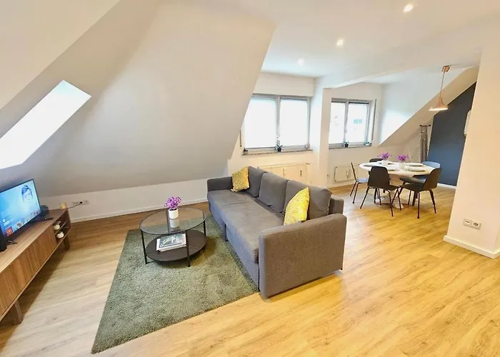 Luxembourg Living Stylish 2Br And Free Parking
